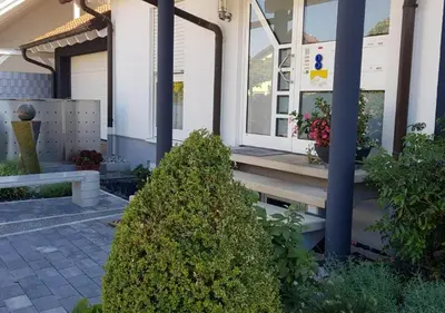 Ein Garten an der Unterkunft Ferienwohnung Weiß Wachtenburg