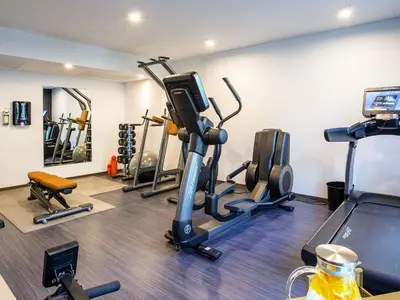 Das Fitnesscenter und/oder die Fitnesseinrichtungen in der Unterkunft ibis Styles Pforzheim