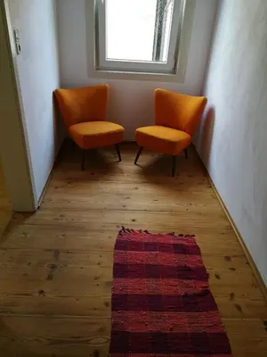 Ein Sitzbereich in der Unterkunft Ferienwohnung Burg Lindenfels