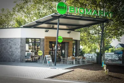 Ein Restaurant oder anderes Speiselokal in der Unterkunft Prime Park Apartment Aschaffenburg mit Terrasse