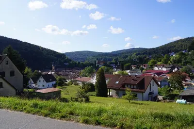 Ein allgemeiner Bergblick oder ein Berglick von der Ferienwohnung aus