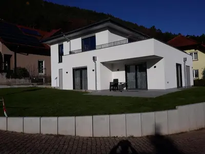 Das Gebäude in dem sich die Ferienwohnung befindet