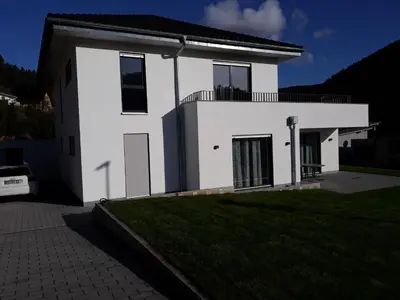 Das Gebäude in dem sich die Ferienwohnung befindet