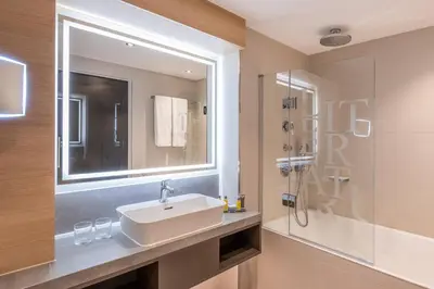 Ein Badezimmer in der Unterkunft Frankfurt Airport Marriott Hotel