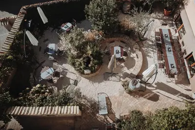 Ein Garten an der Unterkunft Gästehaus Janson