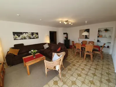 Ein Sitzbereich in der Unterkunft Ferienwohnung Urlaub im Kraichgau