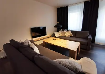 TV/Unterhaltungsangebot in der Unterkunft CF13 30m2 Central with Terrace AC and Netflix