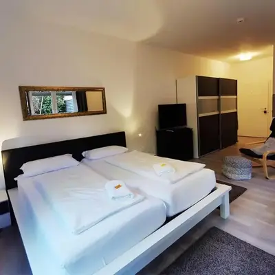 CF13 30m2 Central with Terrace AC and Netflix
