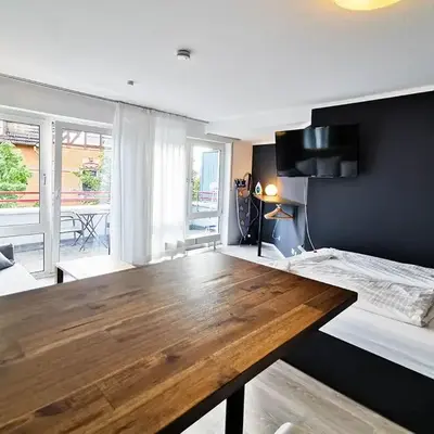 CF44 30m2 Quiet Central Balcony and Netflix