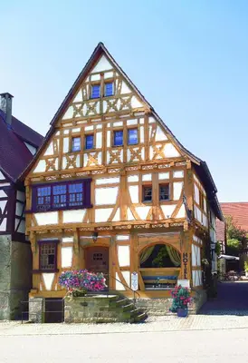 Das Gebäude in dem sich das Hotel befindet