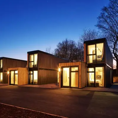 Modern ausgebauter Überseecontainer als Tiny House