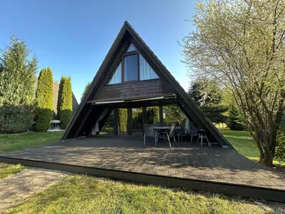 Ein Garten an der Unterkunft Bungalow in Waldbrunn