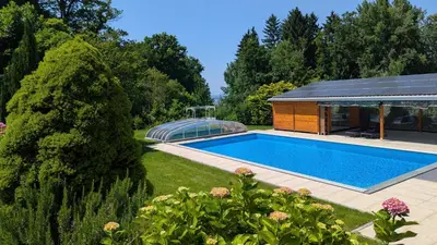 Der Swimmingpool an oder in der Nähe von Zwei Apartments 