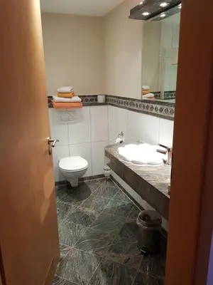 Ein Badezimmer in der Unterkunft Weingut und Gästehaus Henrici