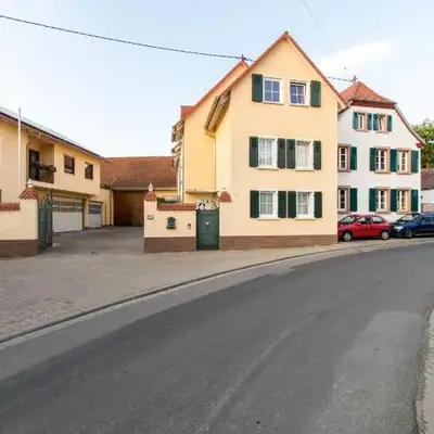 Weingut und Gästehaus Henrici