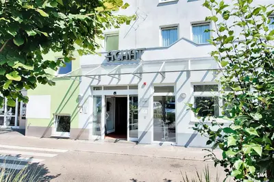 Das Gebäude in dem sich das Hotel befindet