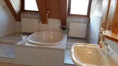 Ein Badezimmer in der Unterkunft Ferienwohnung Auf Schäfers Spuren