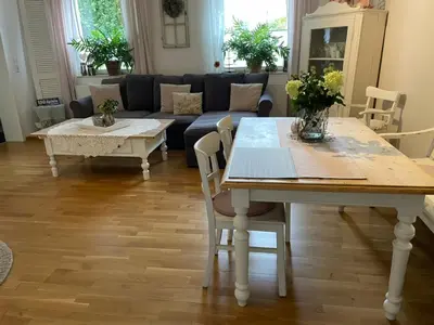 Ein Sitzbereich in der Unterkunft Gemütliche Ferienwohnung in Edesheim an der Weinstraße