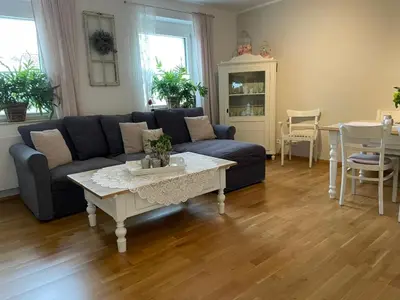 Ein Sitzbereich in der Unterkunft Gemütliche Ferienwohnung in Edesheim an der Weinstraße