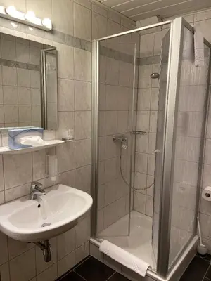 Ein Badezimmer in der Unterkunft Hotel Bett & Frühstück