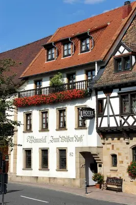 Das Gebäude in dem sich das Hotel befindet