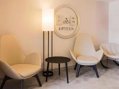Ein Sitzbereich in der Unterkunft B&B Hotel Mannheim-Friedrichsfeld