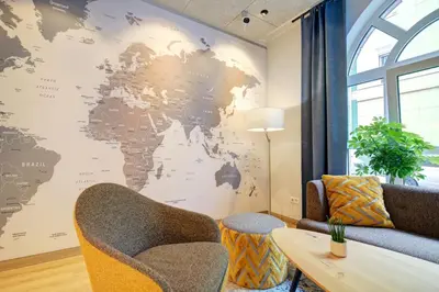 Ein Sitzbereich in der Unterkunft Ambassador TheContinents
