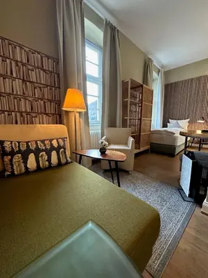 Ein Sitzbereich in der Unterkunft Hotel Zur Alten Brücke