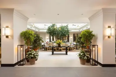 Ein Restaurant oder anderes Speiselokal in der Unterkunft Hilton Heidelberg