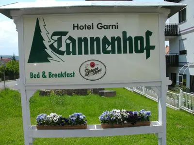Ein Zertifikat, Auszeichnung, Logo oder anderes Dokument, das in der Unterkunft Hotel Tannenhof ausgestellt ist