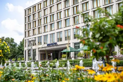 Ein Garten an der Unterkunft Novotel Karlsruhe City
