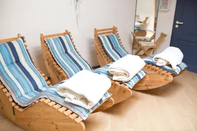 Ein Sitzbereich in der Unterkunft Hotel Hirsch