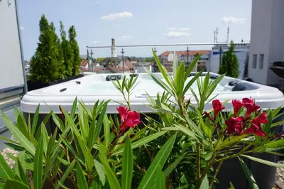 Ein Garten an der Unterkunft Panorama Penthouse Apartment mit Klima und Whirlpool für bis zu 6 Personen