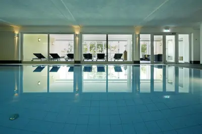 Der Swimmingpool an oder in der Nähe von NaturKulturHotel Stumpf