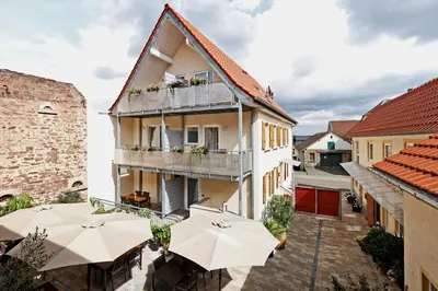 Das Gebäude in dem sich das Bed & Breakfast befindet
