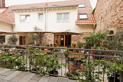 Das Gebäude in dem sich das Bed & Breakfast befindet