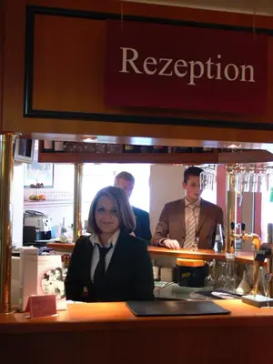 Gäste, die in der Unterkunft Hotel Roemerstein übernachten