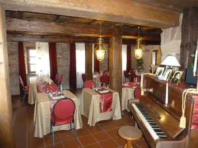 Ein Sitzbereich in der Unterkunft Pfälzer Landhotel Heinrich