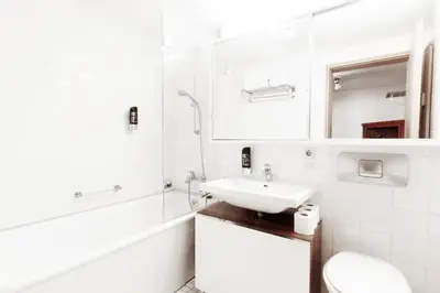Ein Badezimmer in der Unterkunft Hotel am Tiergarten