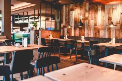 Ein Restaurant oder anderes Speiselokal in der Unterkunft Hotel am Tiergarten
