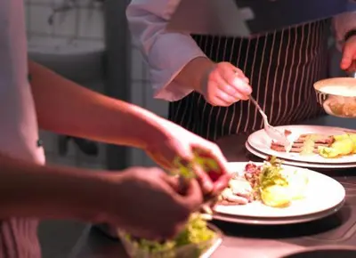 Essen im Hotel oder in der Nähe