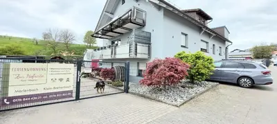 Das Gebäude in dem sich der Campingplatz befindet