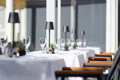 Ein Restaurant oder anderes Speiselokal in der Unterkunft Hotel Bessunger Forst