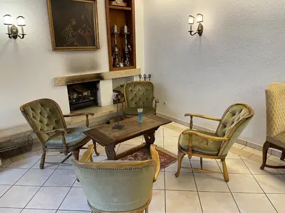Ein Sitzbereich in der Unterkunft Hotel Kull von Schmidsfelden