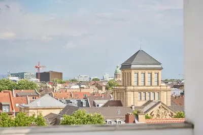 Ein allgemeiner Blick auf Mannheim oder ein Stadtblick von des Hotels aus