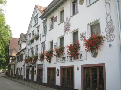 Das Gebäude in dem sich die Ferienwohnung befindet