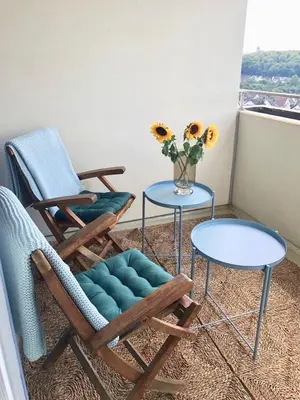 Ein Sitzbereich in der Unterkunft großes Appartement mit Aussichtsbalkon