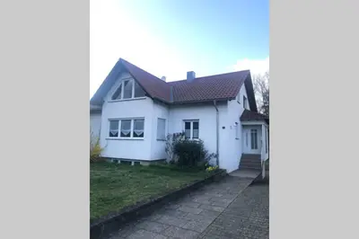 Das Gebäude in dem sich die Ferienwohnung befindet