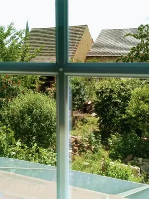 Ein Garten an der Unterkunft Oase der Geborgenheit