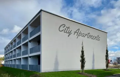 Das Gebäude in dem sich das Aparthotel befindet